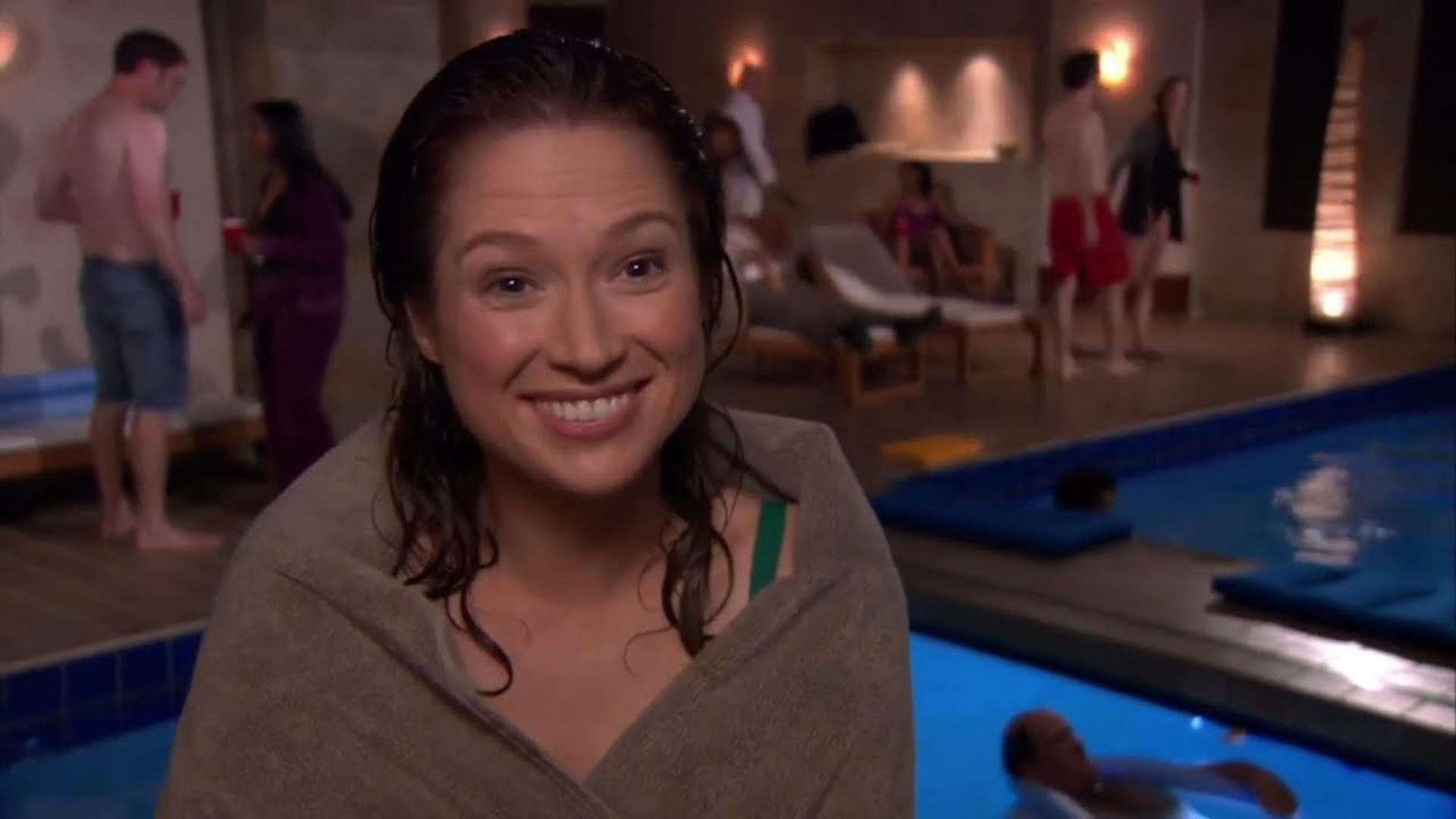 19. Pool Party (S8E12)