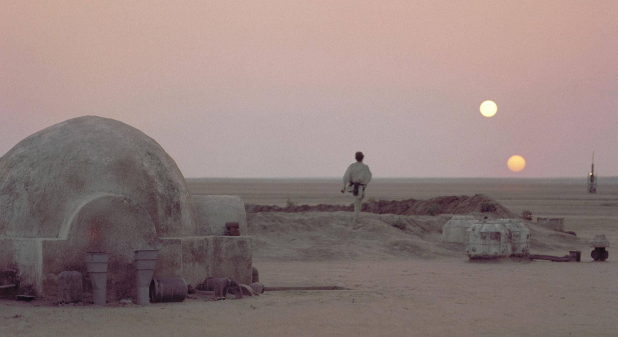 5. Luke Seeing Binary Sunset Again (The Last Jedi)