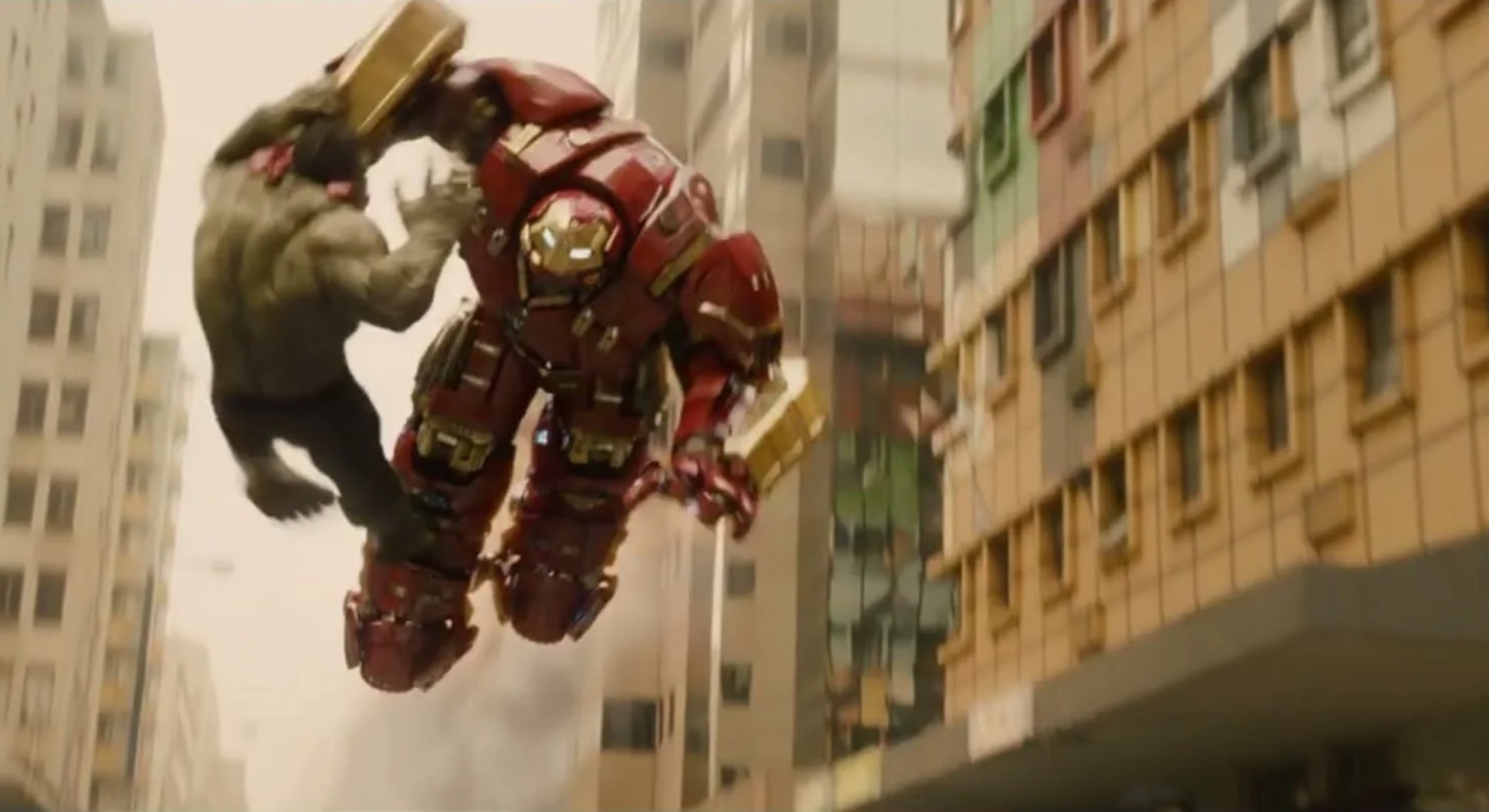 6. Hulk vs. Hulkbuster (Sokovia)