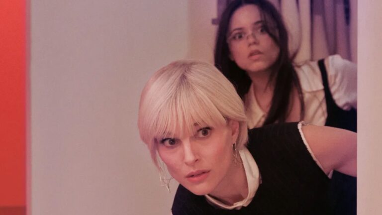 the gallerist natalie portman and jenna (1)