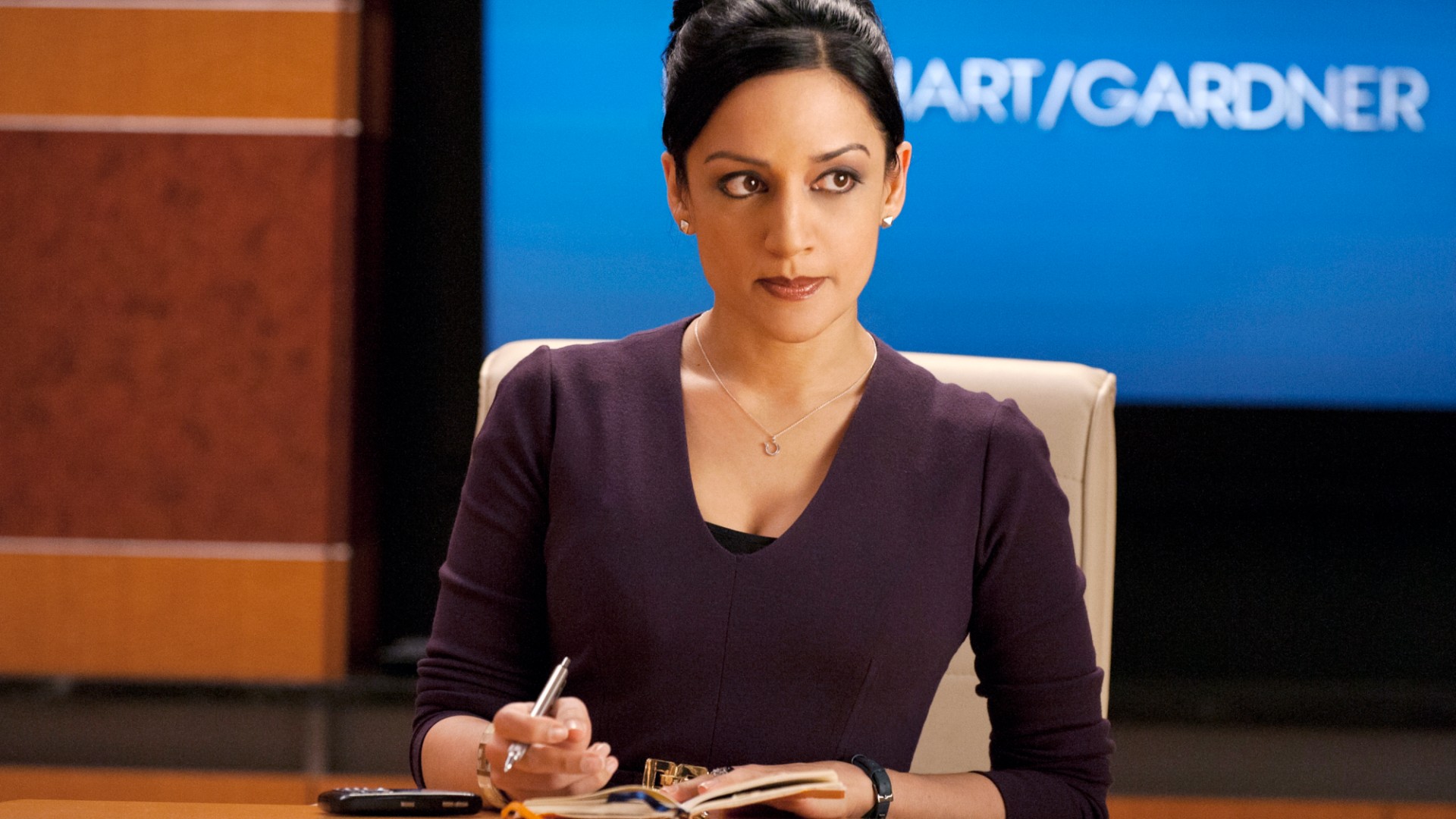 4. Julianna Margulies vs. Archie Panjabi — The Good Wife