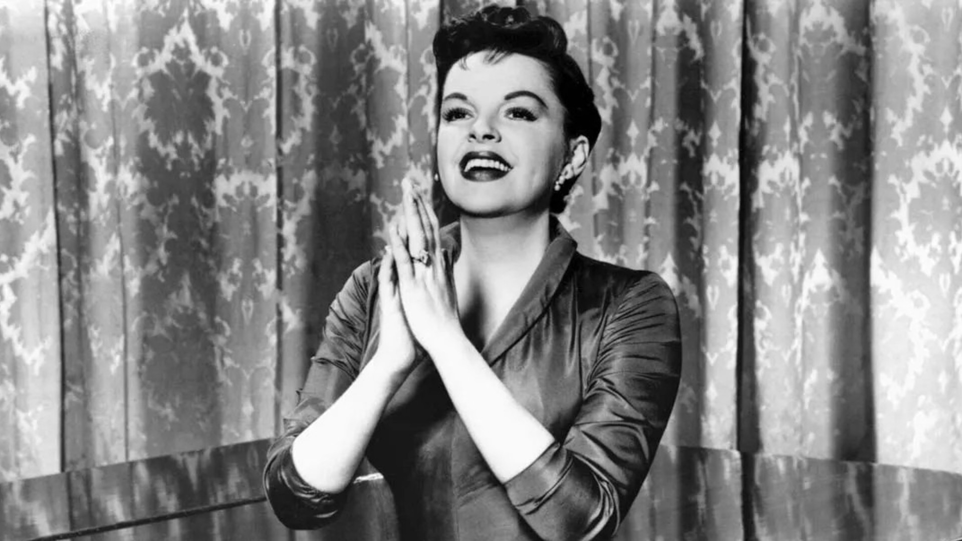 10. Judy Garland loses Best Actress for A Star Is Born (1955)