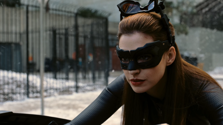 anne hathaway the dark knight rises stills