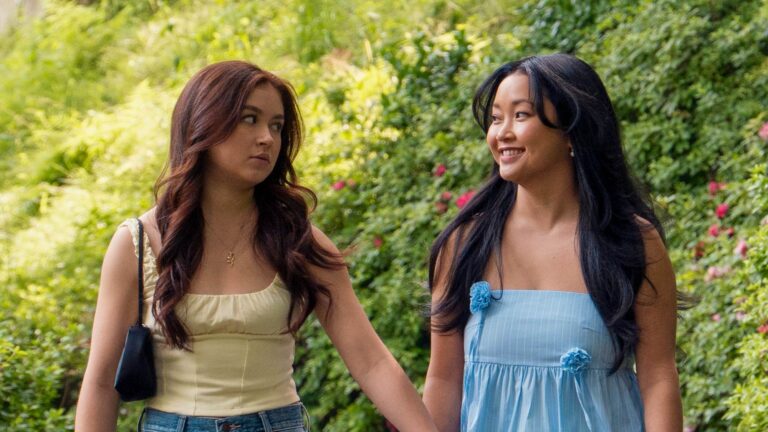 xo kitty lara and kitty